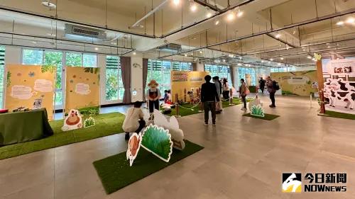 ▲活動期間展出新式牧場相關設施、五感體驗、動物分類趣味遊戲、小朋友「未來畜牧場」畫作展等。(圖/記者陳美嘉攝,2025.05.30) ▲活動期間展出新式牧場相關設施、五感體驗、動物分類趣味遊戲、小朋友「未來畜牧場」畫作展等。(圖/記者陳美嘉攝,2025.05.30)
