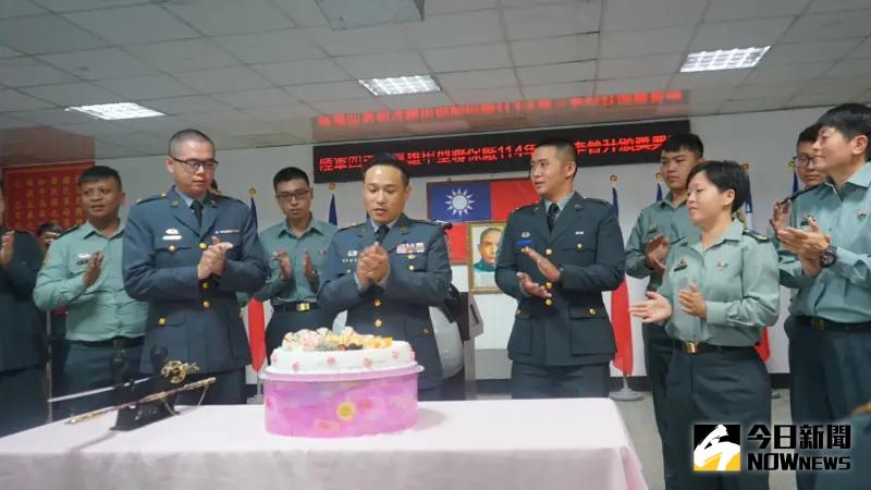 ▲陸軍第四支部高雄甲型聯保廠同時為5月份壽星官兵舉辦慶生會。（圖／記者莊全成攝，2025.05.30）