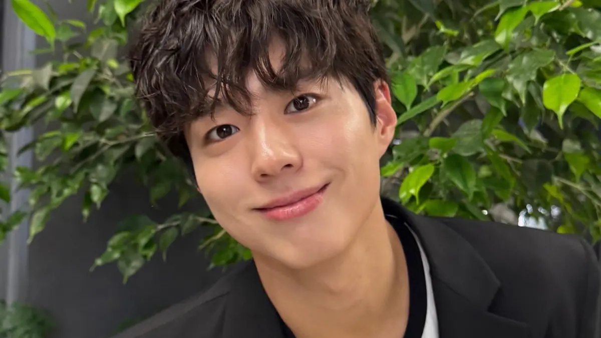 ▲在韓劇《苦盡柑來遇見你》飾演暖男寬植的朴寶劍要來台灣啦，今（30）日，他驚喜宣布，將於8月17日在高雄流行音樂中心舉辦見面會，讓許多「朴太太」激動不已。（圖／朴寶劍X）