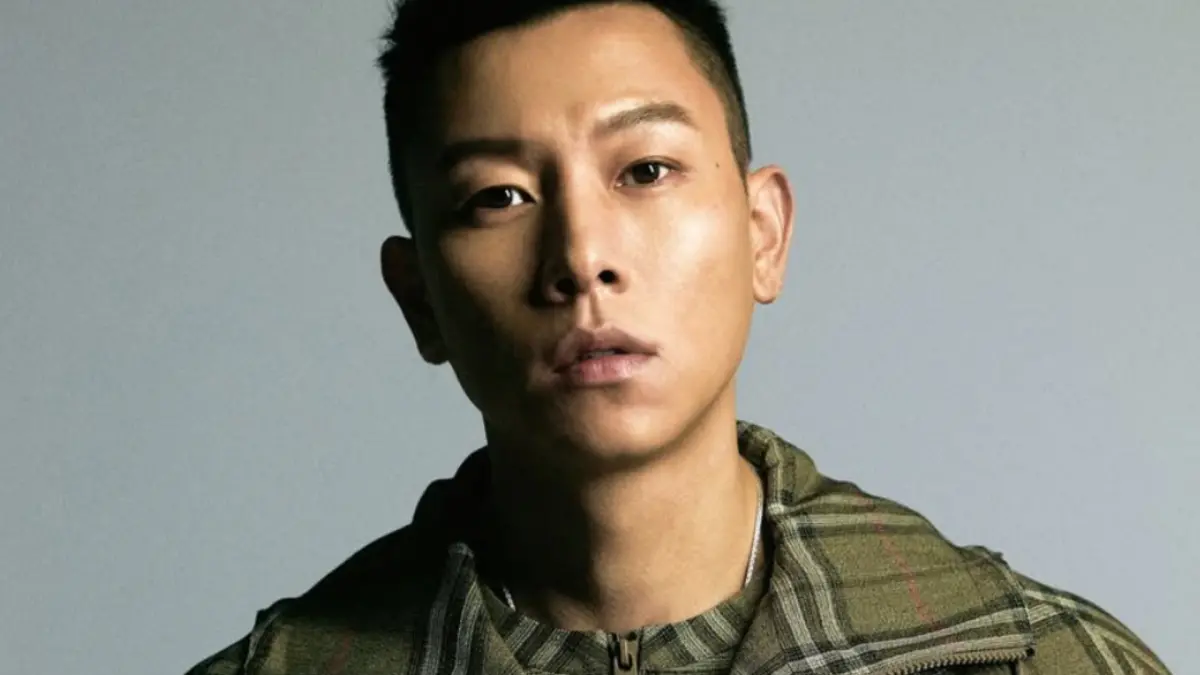 ▲本土饒舌天團頑童MJ116的成員瘦子（如圖）昨（29）日，在社群開直播連線隊友大淵，沒想到他卻大叫提醒大淵「背後有車」，真相曝光後被粉絲笑說「原來瘦子有著天然呆的一面」。（圖／頑童MJ116 IG）