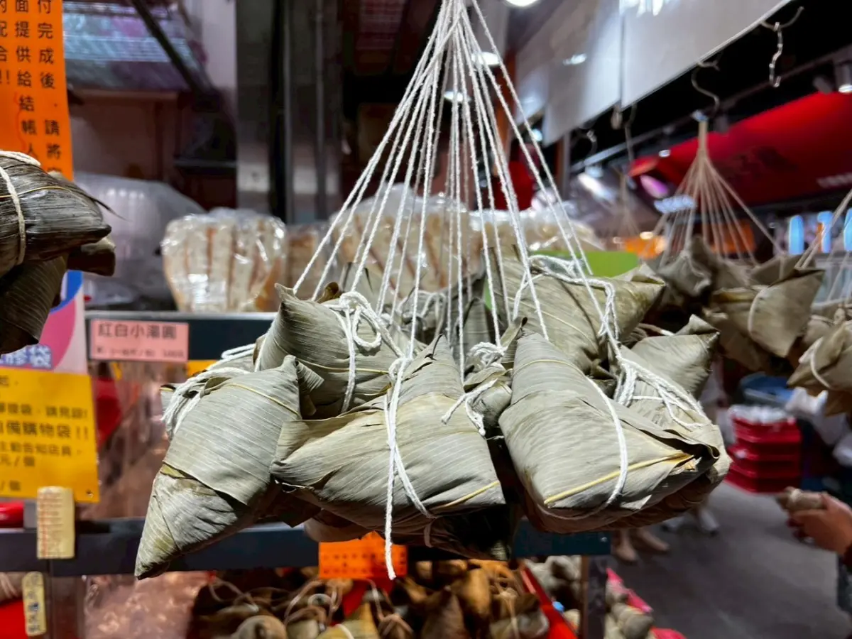 ▲食藥署提醒，若發現冷凍粽子表面出現結霜，代表食品曾經歷溫度變化，基於食品安全考量不建議食用。粽子示意圖。（圖／NOWnews資料照片）