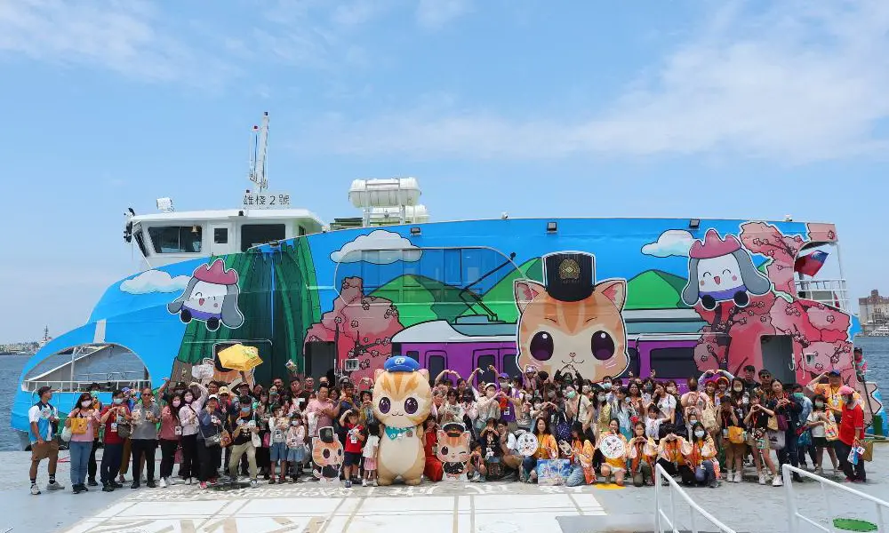 ▲高雄捷運公司與日本江之島電鐵株式會社及京福電氣鐵道株式會社，共同舉辦蜜柑站長日本修業中首航出發壯行會活動。(圖／高雄捷運公司提供)