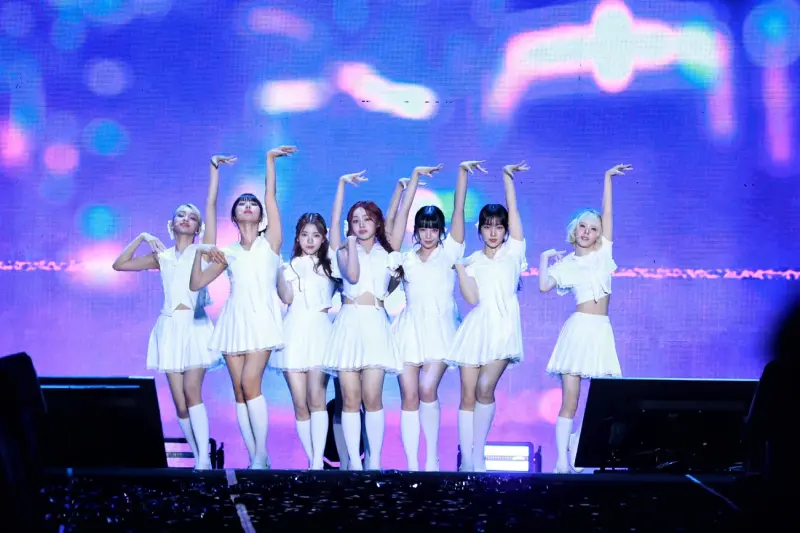 ▲UNIS登上高雄世運主場出席KT POP演唱會，還送上TWICE金曲《CHEER UP》表演。（圖／讀者提供）
