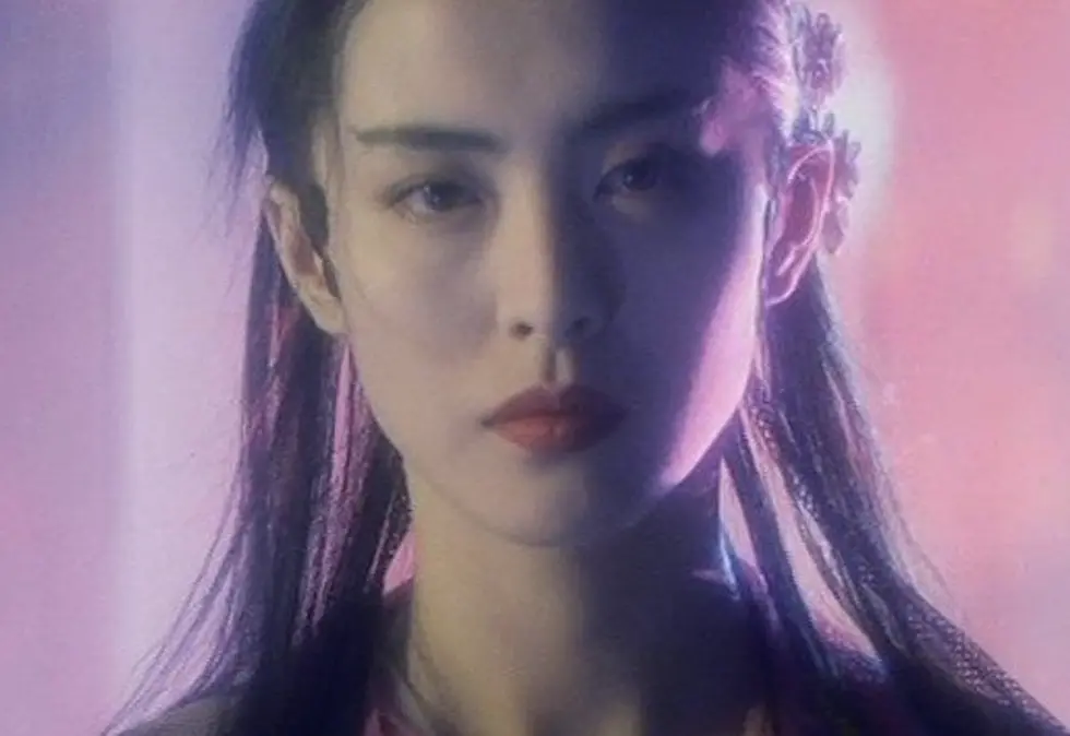 ▲藝人王祖賢（如圖）淡出演藝圈後便開設艾灸養生館，日前她親自為顧客服務，親切模樣與以往巨星形象截然不同，讓員工全看傻眼。（圖／摘自IMDb）