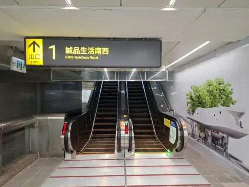 ▲「中山站1號出口」已經將原本的單向電扶梯改為雙向電扶梯。（圖／台北捷運）