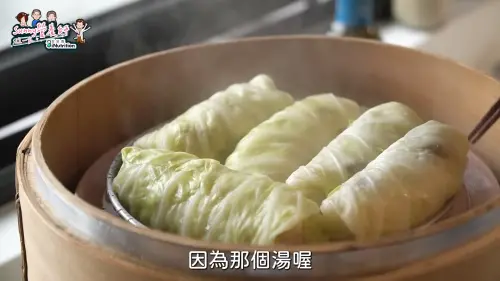 ▲肉粽高麗菜捲讓膳食纖維含量大幅提升，也讓高麗菜的鮮甜讓肉粽更好入口。（圖／YT@黃君聖Sunny營養師）