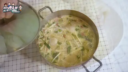 ▲肉粽筍子粥也多了當季鮮甜的筍子增添鮮甜滋味。（圖／YT@黃君聖Sunny營養師）