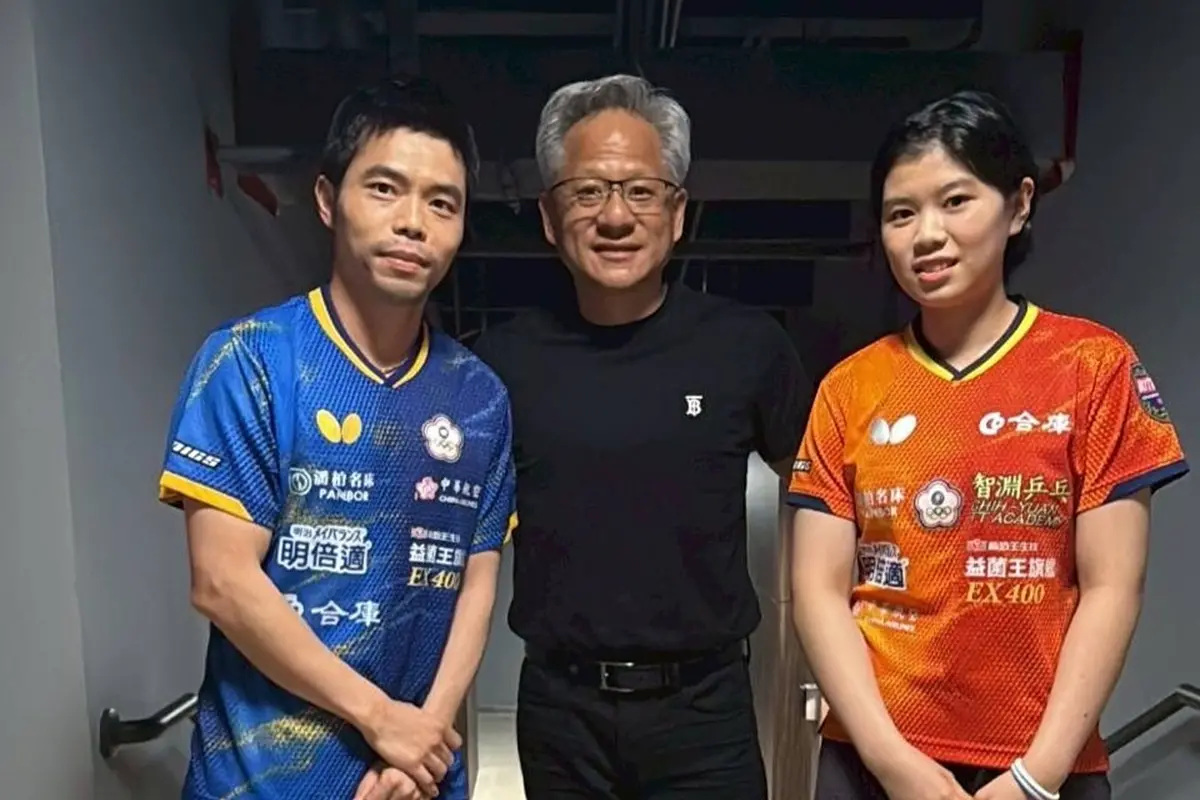 ▲體育署長鄭世忠受訪時再次批評桌協處理方式，並限期一天道歉，同事點名桌協副理事長楊正雄顢頇，判對方認真思考，「要把桌球協會帶向何方」。（圖／體育署）