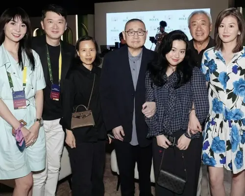 ▲劉鑾雄(左四)與馬清偉(右二)同場合照,彼此都曾和關之琳交往,3人都在這個場合,兩男卻沒有去跟關之琳合照。(圖/摘自IG@jefferyyau) ▲劉鑾雄(左四)與馬清偉(右二)同場合照,彼此都曾和關之琳交往,3人都在這個場合,兩男卻沒有去跟關之琳合照。(圖/摘自IG@jefferyyau)