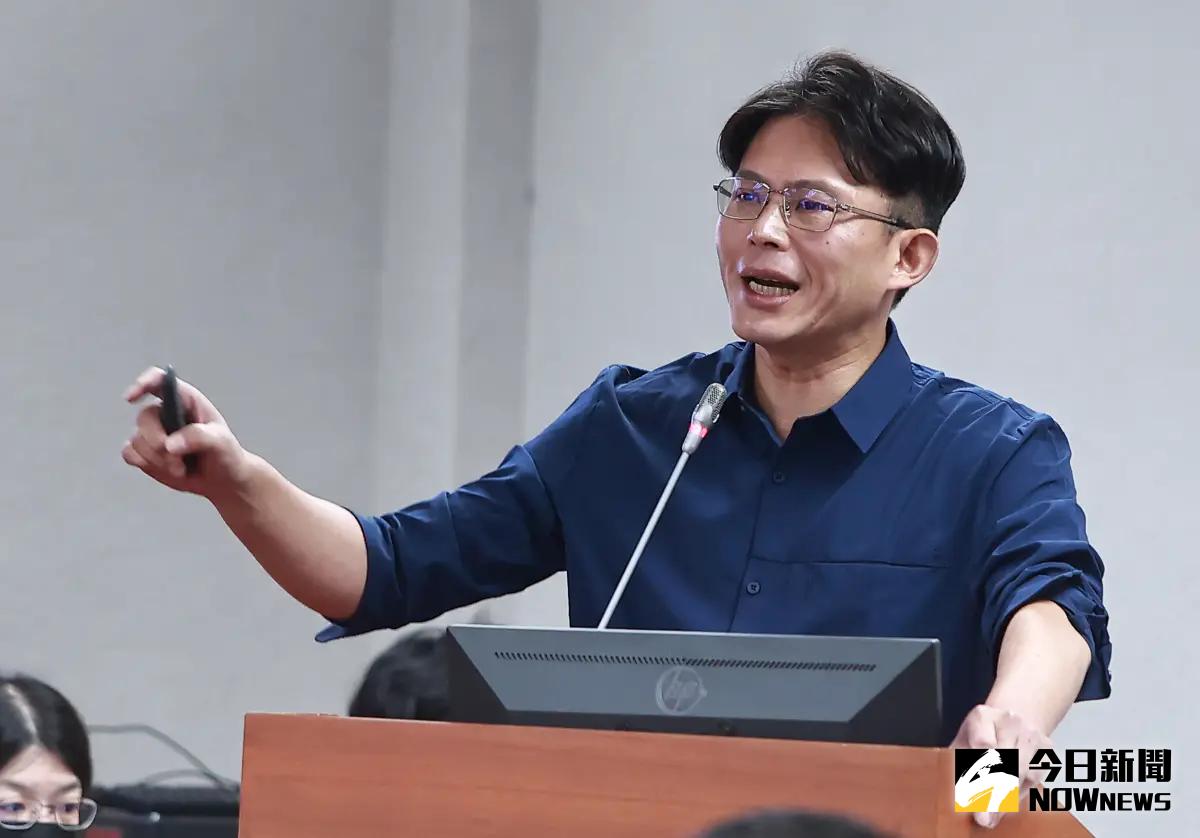 ▲名嘴李正皓稱民眾黨立委黃國昌（圖）被奪舍，靈魂裝的是黃智賢，引發黃智賢不滿。（圖／記者葉政勳攝）