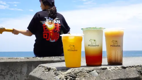 ▲「台味海鹽檸檬可樂」L 60元、「台味可樂桃冰沙」M 60元、「台味可樂拿鐵」Ｍ 60元／L 70元。數量有限，售完為止。（圖／迷客夏提供）