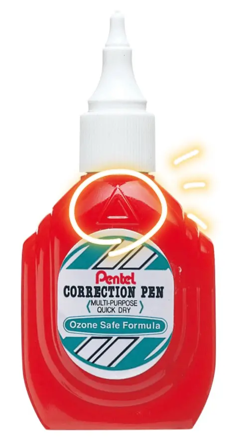 香港飛龍小編指出,紅色包裝的立可白設計三角形標誌,是因紅色容器外型如同眼藥水,旨在幫助視障人士分辨兩者。(圖/Threads@pentelhongkong) ▲香港飛龍小編指出,紅色包裝的立可白設計三角形標誌,是因紅色容器外型如同眼藥水,旨在幫助視障人士分辨兩者。(圖/Threads@pentelhongkong)