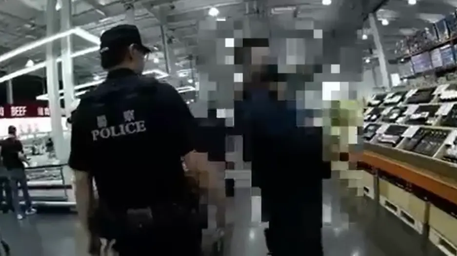 影／陸軍少校逛賣場偷拍女店員裙底 警到場急拿手機澄清仍被送辦