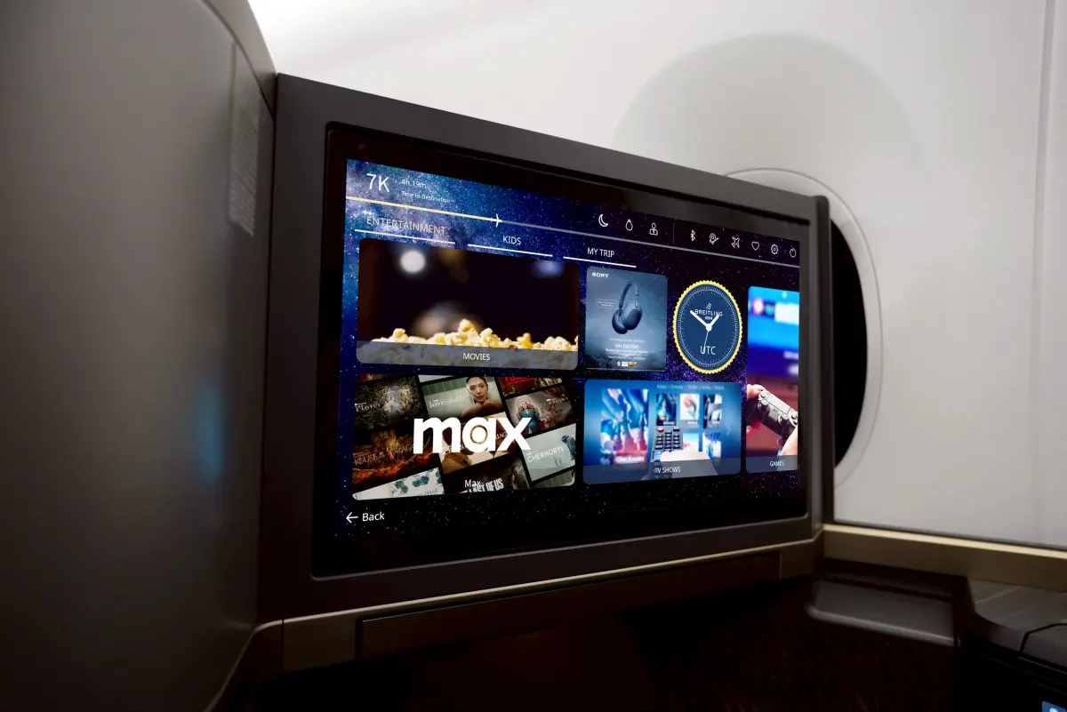 ▲星宇航空機上娛樂全面升級 與串流平台Max攜手打造空中追劇新體驗。（圖／星宇航空提供）