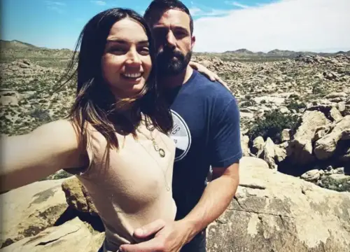 ▲安娜迪阿瑪斯（左）曾與班艾佛列克（右）假戲真做交往，雖然片子還沒推出就分手，卻還是維持朋友的關係。（圖／摘自IG）