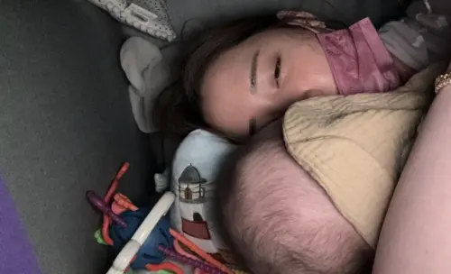 ▲歐陽妮妮曬出素顏育兒日常。（圖／歐陽妮妮小紅書）