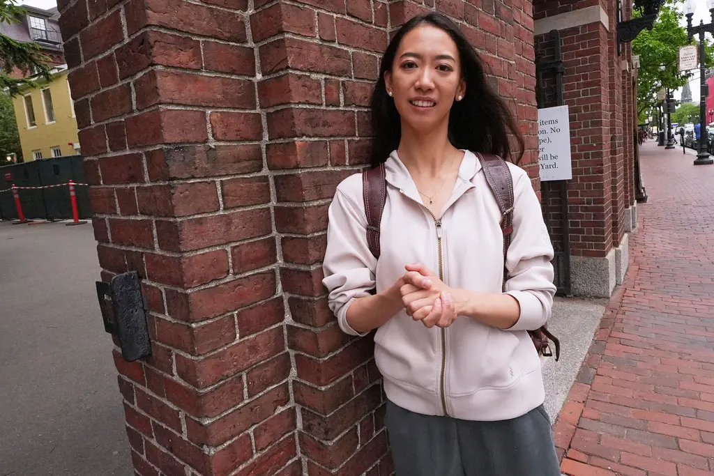 ▲來自中國的哈佛大學畢業生蔣雨融，因在畢業典禮上致詞爆紅，卻被質疑是靠權貴背景、走後門才能去哈佛讀書。（圖／美聯社／達志影像）