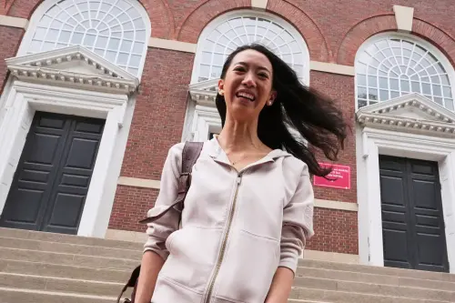 哈佛中國女孩言行引關注！胡錫進：民眾反感皆因社會資源分配不公
