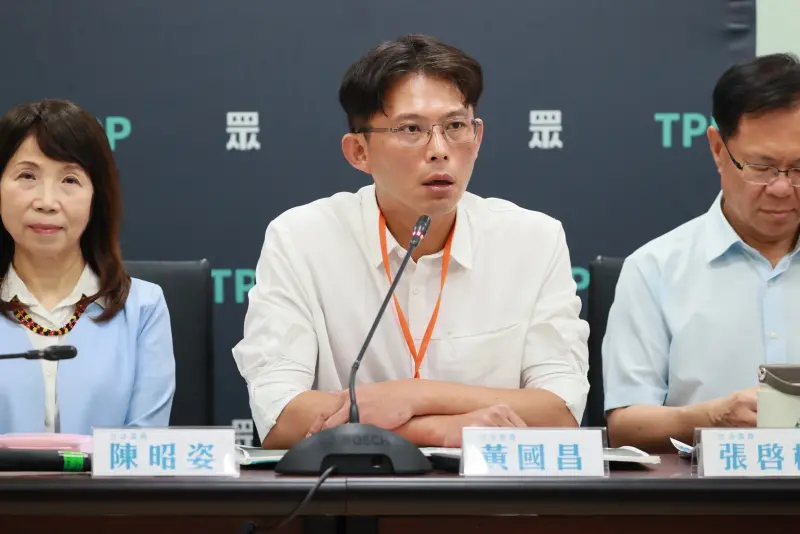 ▲民眾黨主席、立院黨團總召黃國昌強調，有高達七成五民眾支持重大案件進行法庭直播。（圖／民眾黨團提供，2025.06.03）