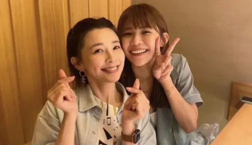 ▲林萱瑜（右）被吳婉君（左）取消關注，事隔3個月還原真相，表示自己也不清楚原委，只是不想再背負罵名。（圖／翻攝自林萱瑜IG）