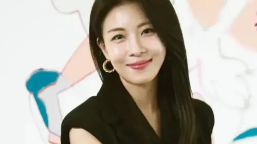 47歲河智苑暴瘦現身記者會！筷子腿細到韓媒看傻：感覺會被風吹斷