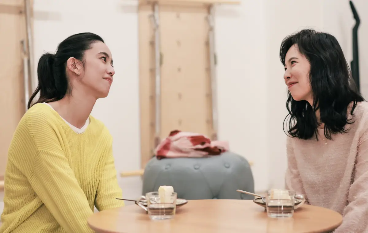 ▲陳庭妮（左）和胡宇威結婚2年，自認還在「且看且走」中，天心（右）則認為感情中一定要把感受說出口。（圖／寬想國際娛樂）