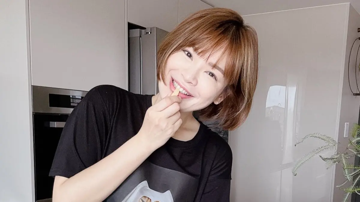 ▲網紅時事家陳沂（如圖）去年稱炎亞綸「上未滿16」，雙方鬧上法院，陳沂遭求償新台幣200萬元，事後達成和解，靠的是陳沂1篇道歉聲明，「造成部分民眾誤會，特此致歉。」便可免賠金。（圖／翻攝自陳沂臉書）