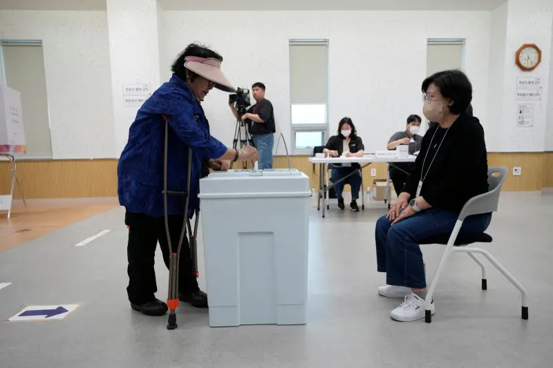 ▲韓國第21屆總統大選,投票相當踴躍,但也發生不少亂象。(圖/美聯社/達志影像)