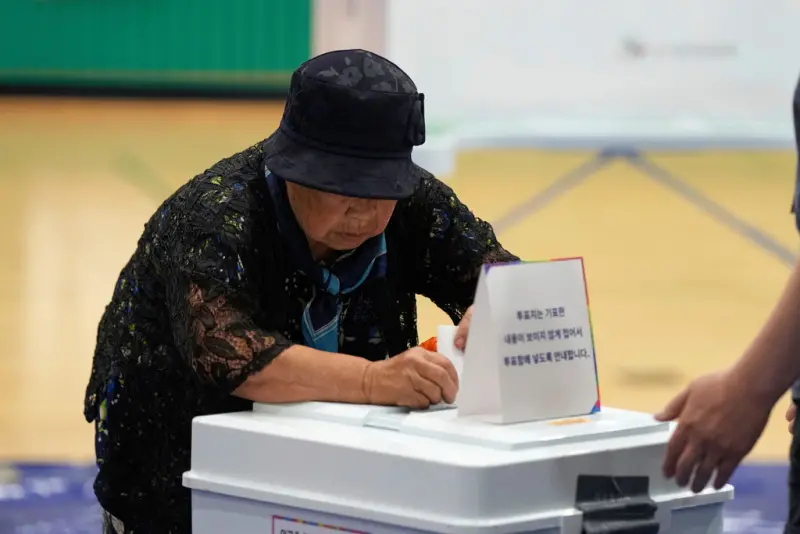 不是我簽的！韓國總統大選傳亂象　民眾領票欄竟被別人簽名
