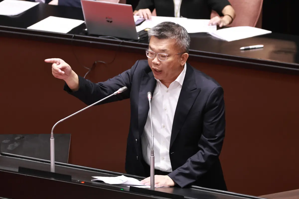 ▲蔡其昌罕見動怒砲轟台中市長盧秀燕阻擋燃氣機組。（圖／記者吳翊緁攝，2025.06.03）