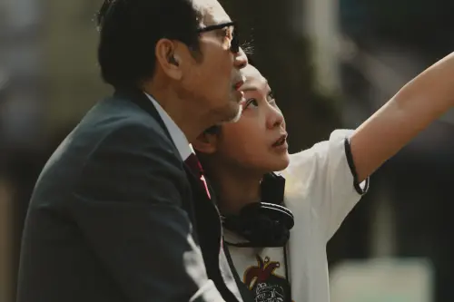 ▲霍建華、謝盈萱首度與劉若英（右）合作拍戲，盛讚她導演風格細膩獨到，能用音樂與故事引導表演，讓人感到安心又驚喜。（圖／Netflix提供）