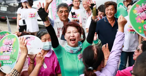 陳亭妃受到民眾熱情歡迎。(圖/劉祐龍攝影) ▲陳亭妃受到民眾熱情歡迎。(圖/劉祐龍攝影)