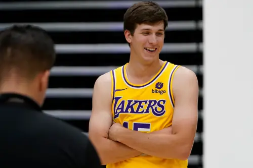 NBA/湖人該賣掉Reaves嗎?前主帥盛讚其風格:他是迷你版Doncic