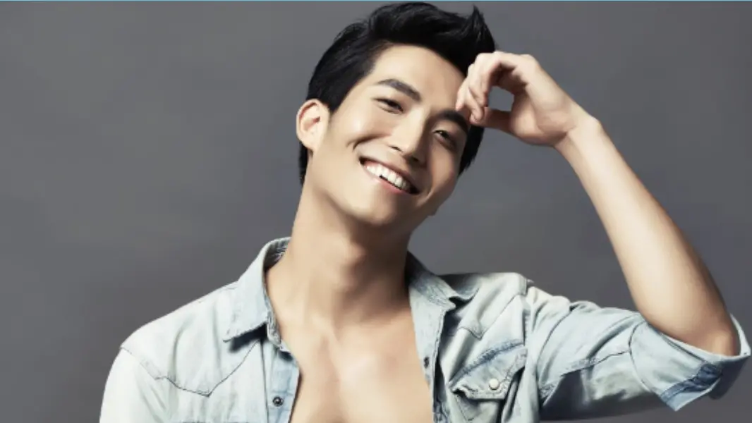 ▲吳翔震（如圖）日前發行個人首支單曲〈好人〉，怎料往年只穿著內褲的性感寫真片遭起底，讓他不禁害羞地喊：「也太大膽了！」更憶起拍攝電影《緝魔》時，曾與莊凱勛全裸坦承相見。（圖／經紀人提供）