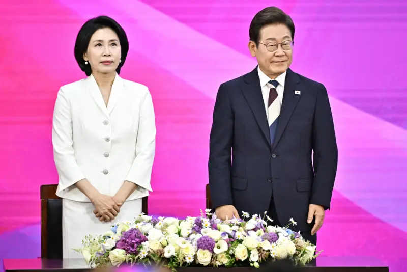 ▲韓國總統李在明（右）、總統夫人金惠京（左）。（圖／美聯社／達志影像）