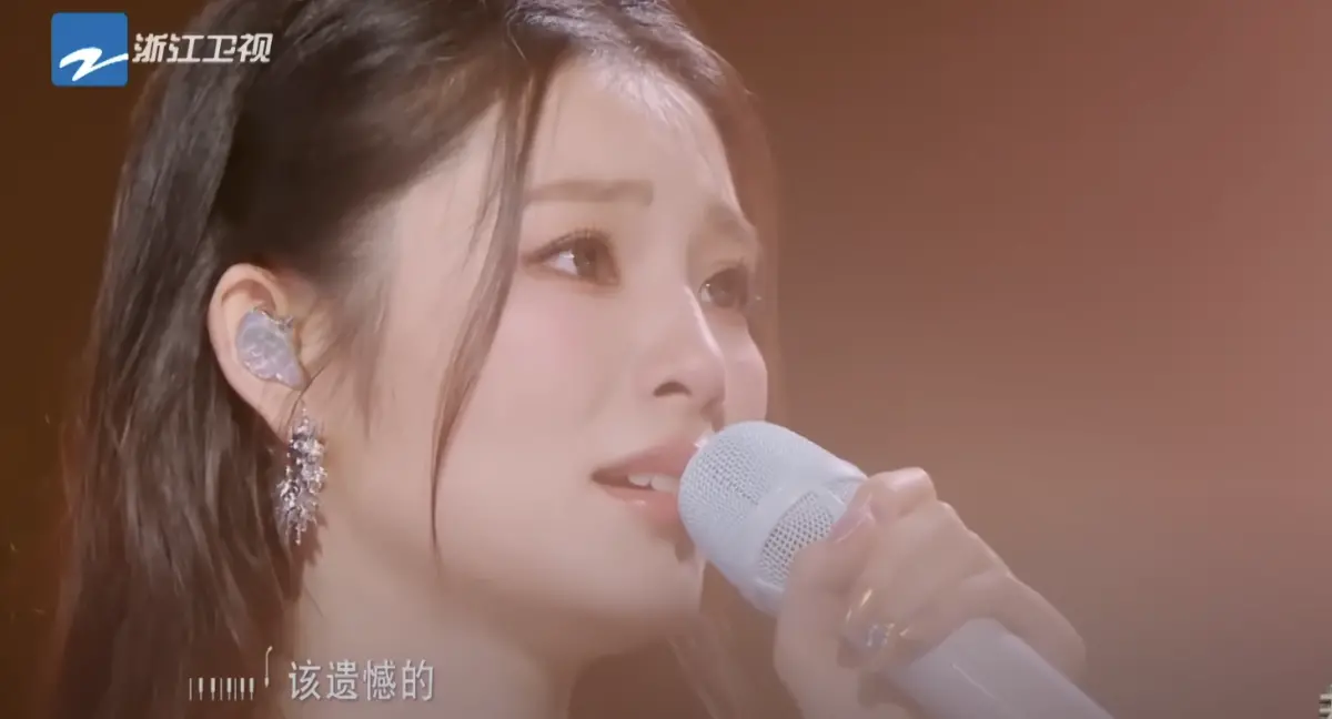 ▲姚曉棠（如圖）和張遠在《天賜的聲音》中演唱〈看著我的眼睛說〉聽哭許多觀眾，影片上線也已經破百萬觀看。（圖／翻攝自YouTube 浙江衛視）