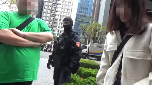 ▲璦瑪鑽石公司負責人林忠蔚（左）涉嫌為詐團洗錢，遭到檢警偵辦。（圖／警方提供）