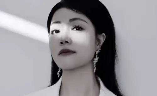 48歲網紅媽腦溢血身亡！4個月直播270場過勞　獨留3子女家屬哭爆
