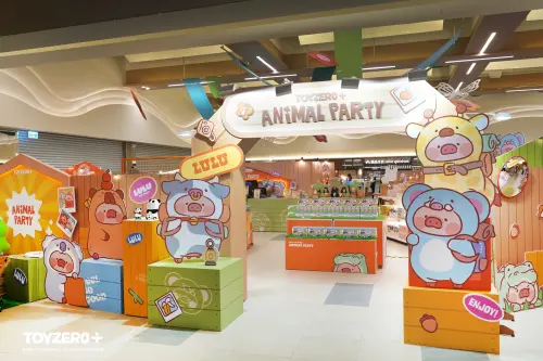 ▲罐頭豬LuLu換上全新動物裝扮，攜手森林萌友玩具反斗城現身「新竹遠東巨城購物中心」