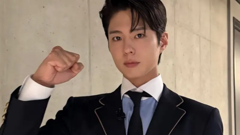 ▲韓國AAA頒獎典禮將於12月6、7日在桃園樂天棒球場舉辦，近日網路上瘋傳著AAA卡司的航班資訊，其中包括朴寶劍（如圖）、潤娥等大咖明星，不過相關資訊尚未被證實。（圖／朴寶劍IG）