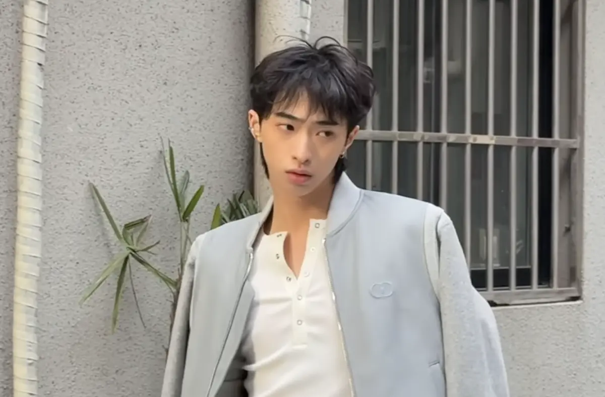 ▲伊能靜的兒子小哈利（如圖），被網友直擊穿肚兜上街，相當有海島風情，不過卻有人說他是挑戰傳統審美規則。（圖／翻攝自小哈利IG）