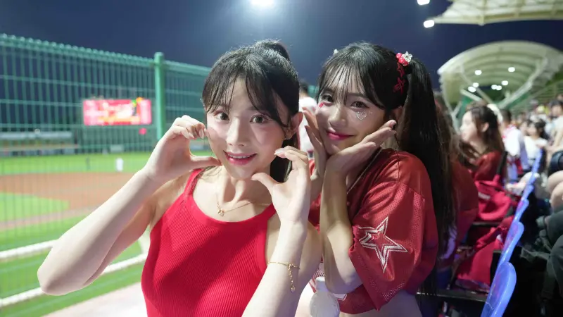 ▲金娜妍（左）上月29日正式官宣加盟味全龍啦啦隊，同時也是WBCQ「CLASSIC STARS」中唯一面試成功的啦啦隊員，她昨（3）日接受《NOWnews今日新聞》專訪，親自曝光與李多慧（右）的私下互動。（圖／讀者提供）