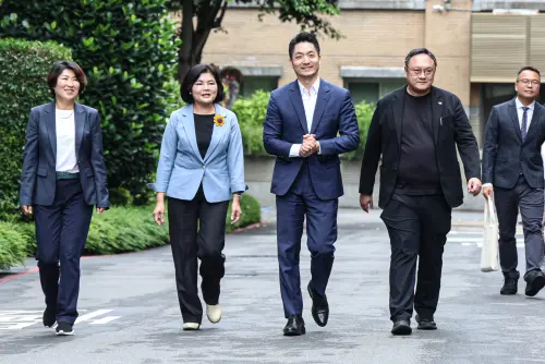 影／領軍藍營首長赴行政院討錢　蔣萬安：我們拒絕任中央宰割
