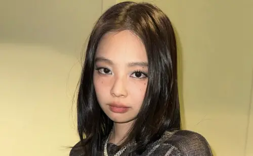 Jennie不是典型美女!做對5件事打造「幼態臉」成為貓系天花板