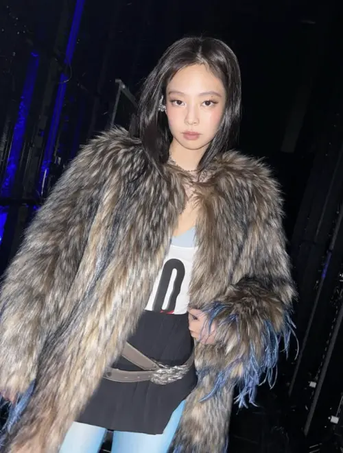 ▲Jennie走出自我風格,短下巴也是現在的流行。(圖/翻攝自Jennie) ▲Jennie走出自我風格,短下巴也是現在的流行。(圖/翻攝自Jennie)