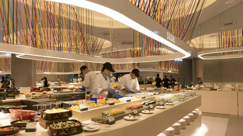 ▲台灣爆發非洲豬瘟案例，全台將禁宰禁運豬隻5天，旗下有漢來海港自助餐廳、島語的漢來美食強調已備妥一週的冷凍肉品。（圖／漢來美食提供）