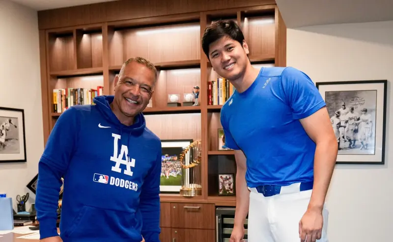 ▲美國職業棒球大聯盟（Major League Baseball）洛杉磯道奇隊官方社群媒體在今（5）日賽前發布了一段溫馨又搞笑的大谷翔平與道奇主帥Dave Roberts的互動片段，成為球迷熱議焦點。（圖／取自道奇X）