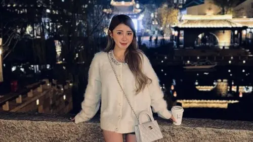 ▲饅頭媽還曾因販售香奈兒美妝贈品包惹議。（圖／翻攝自Threads）