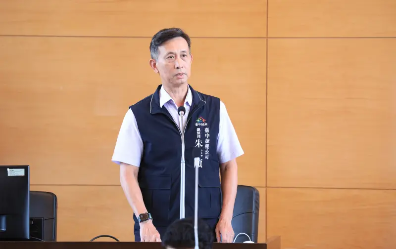 ▲中捷公司總經理朱來順說明昨晚轉轍器異常處理情形。（圖／台中市政府提供，2025.06.05）