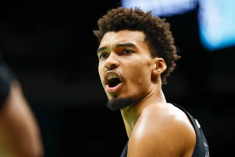 NBA／文班亞馬在中國清唱費玉清名曲！〈一剪梅〉「8字歌詞」紅了